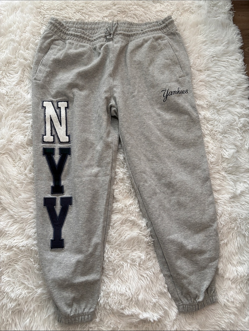 New Era Gray Yankees NYY Appliqué Joggers